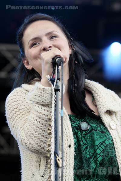 EMILIANA TORRINI - 2009-07-05 - CERGY - Base de Loisirs - 